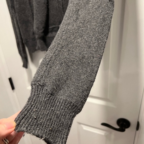 Gap Women’s Hooded Sweater, size medium - Picture 5 of 8